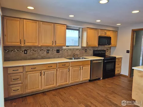 614 Munson Ct, Berthoud, CO 80513 photo 3