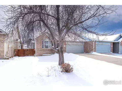 898 N 4th St, Johnstown, CO 80534 photo 2