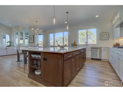 913 Saint Andrews Ln, Louisville, CO 80027
