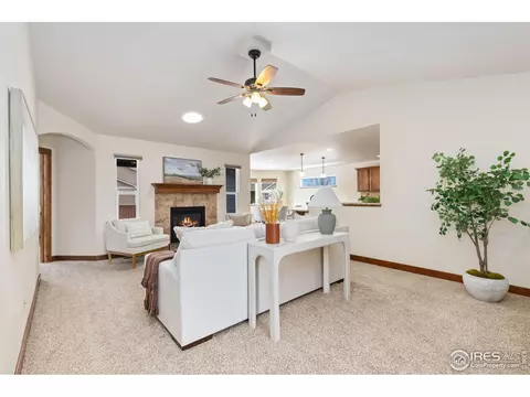 875 Pyramid Peak St, Berthoud, CO 80513 photo 4