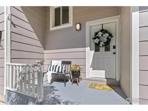8087 Meadowdale Sq, Niwot, CO 80503