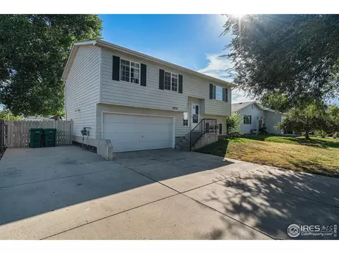 2932 Park View Dr, Evans, CO 80620