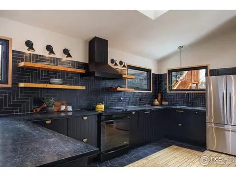 57 Makah Ln, Lyons, CO 80540 photo 3