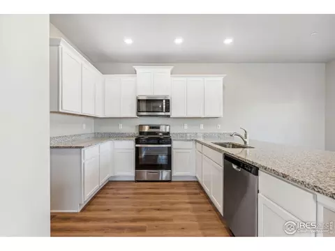 137 Robin Rd, Johnstown, CO 80534 photo 2