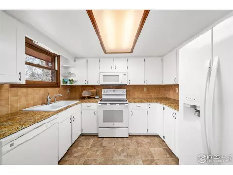 1501 Willow Dr, Berthoud, CO 80513 photo 4