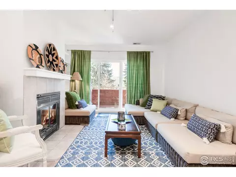 624 Pearl St #202, Boulder, CO 80302 photo 2