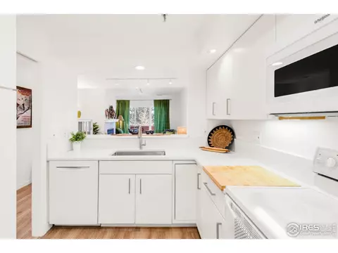 624 Pearl St #202, Boulder, CO 80302 photo 6