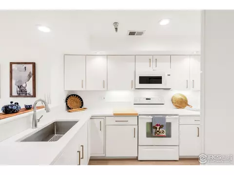 624 Pearl St #202, Boulder, CO 80302 photo 7