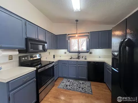 1406 Oak Dr, Berthoud, CO 80513 photo 3