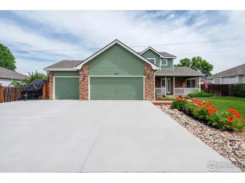 927 Wisteria Dr, Loveland, CO 80538