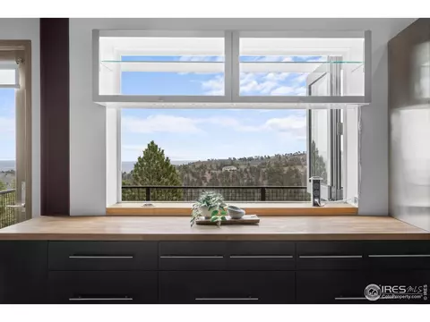 Kitchen - 1440 Reed Ranch Rd, Boulder, CO 80302 photo 2 of 4