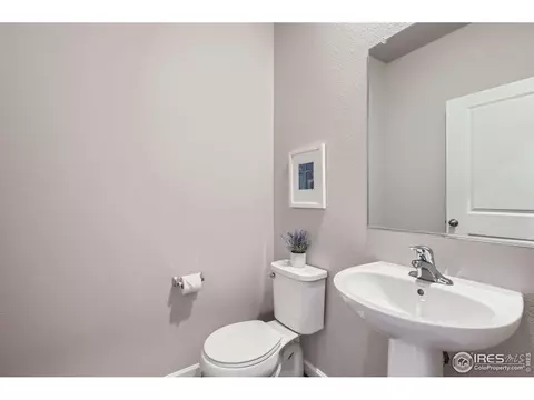 Bath - 183 Robin Rd, Johnstown, CO 80534 photo 2 of 3