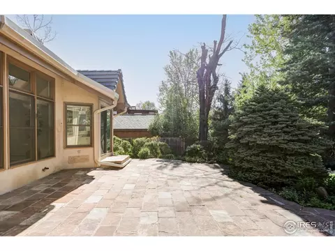 Exterior - 910 Kalmia Ave, Boulder, CO 80304 photo 3 of 5