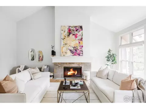 Living - 910 Kalmia Ave, Boulder, CO 80304 photo 1 of 5