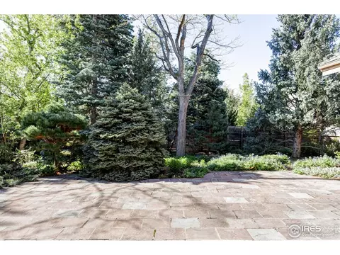 Exterior - 910 Kalmia Ave, Boulder, CO 80304 photo 4 of 5