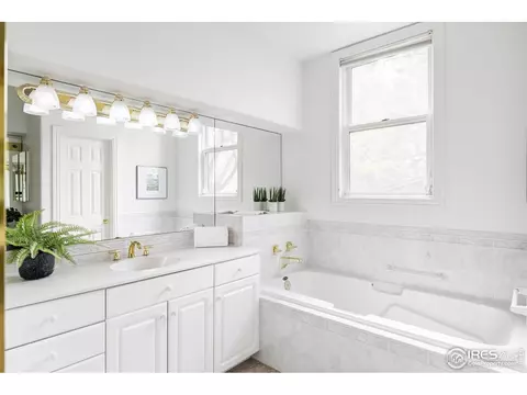 Bath - 910 Kalmia Ave, Boulder, CO 80304 photo 1 of 7