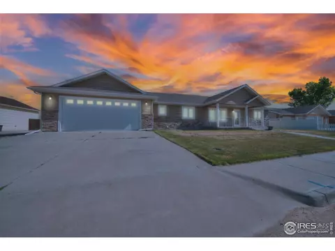 523 W 10th St, Akron, CO 80720