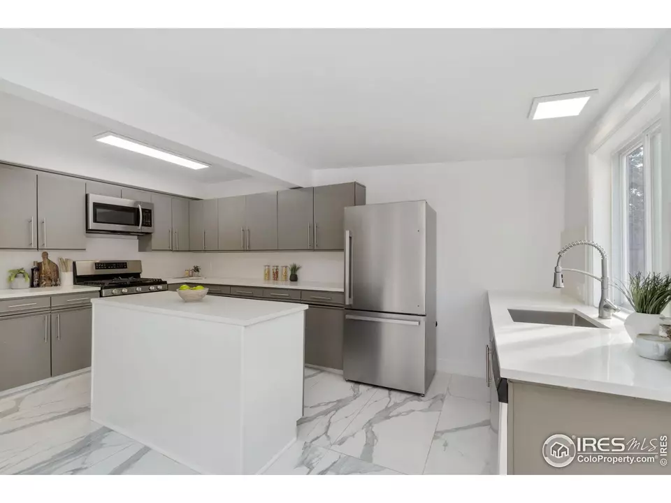 Kitchen - 2749 S Glencoe St, Denver, CO 80222 photo 3 of 6