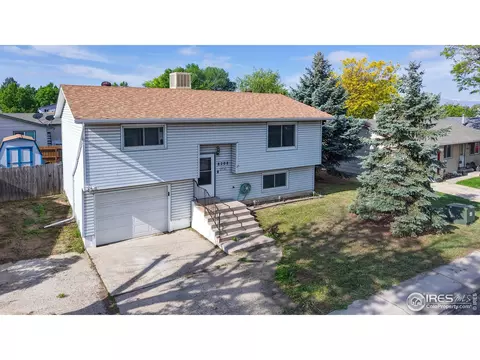 8208 Peakview Dr, Fort Collins, CO 80528