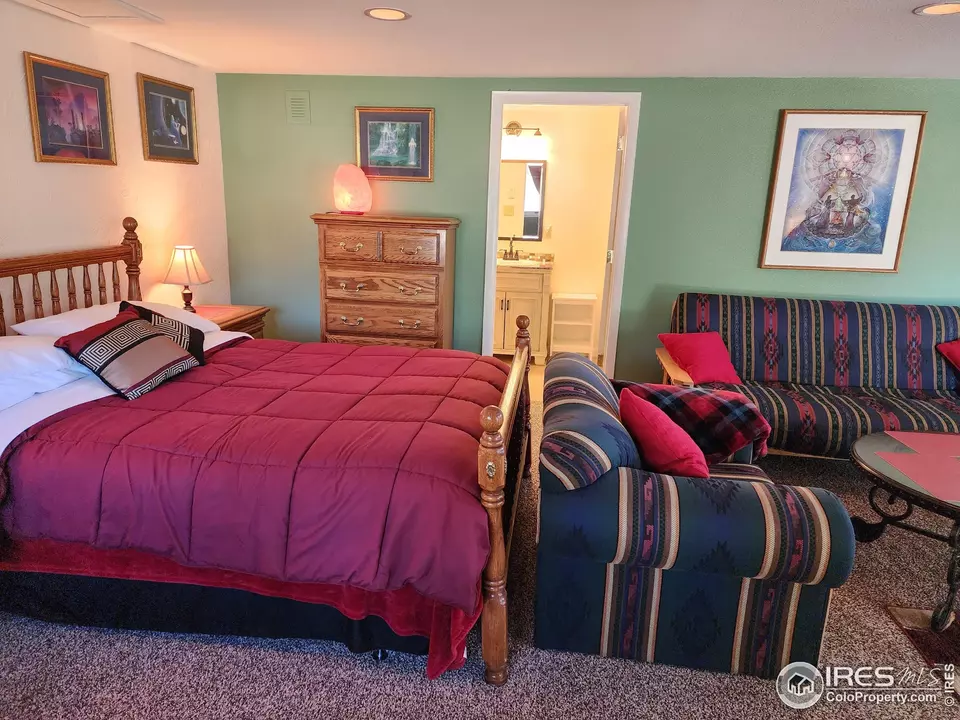 Bedroom - 88 Pinyon Trl, Estes Park, CO 80517 photo 3 of 7