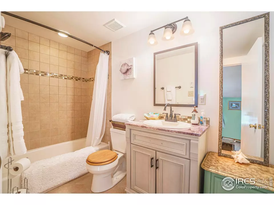 Bath - 88 Pinyon Trl, Estes Park, CO 80517 photo 2 of 6