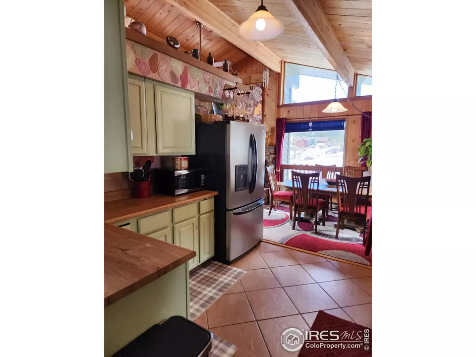 Kitchen - 88 Pinyon Trl, Estes Park, CO 80517 photo 3 of 3