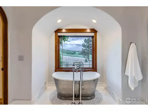 Bath - 1570 County Road 37e, Lyons, CO 80540 photo 1 of 4