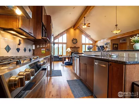 Kitchen - 237 Puma Dr, Boulder, CO 80302 photo 2 of 5