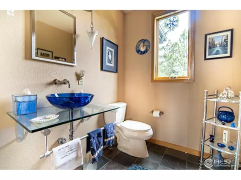 Bath - 237 Puma Dr, Boulder, CO 80302 photo 4 of 5