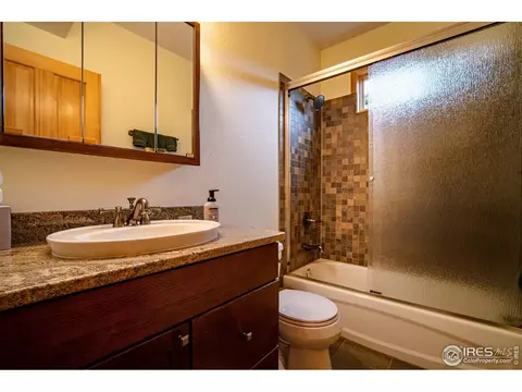 Bath - 237 Puma Dr, Boulder, CO 80302 photo 5 of 5