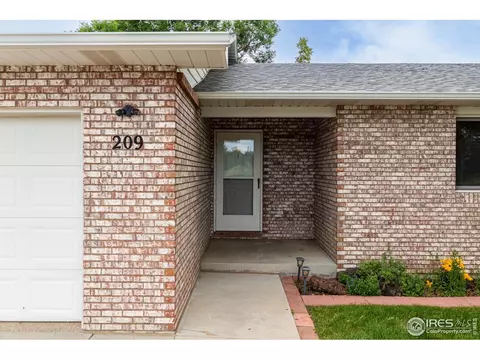 209 E Chestnut St, Windsor, CO 80550 photo 8