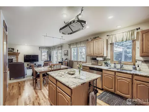 2465 Mapleton Cir, Longmont, CO 80503 photo 9