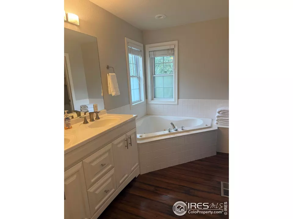 Bath - 1460 Hawkridge Rd, Eaton, CO 80615 photo 1 of 6