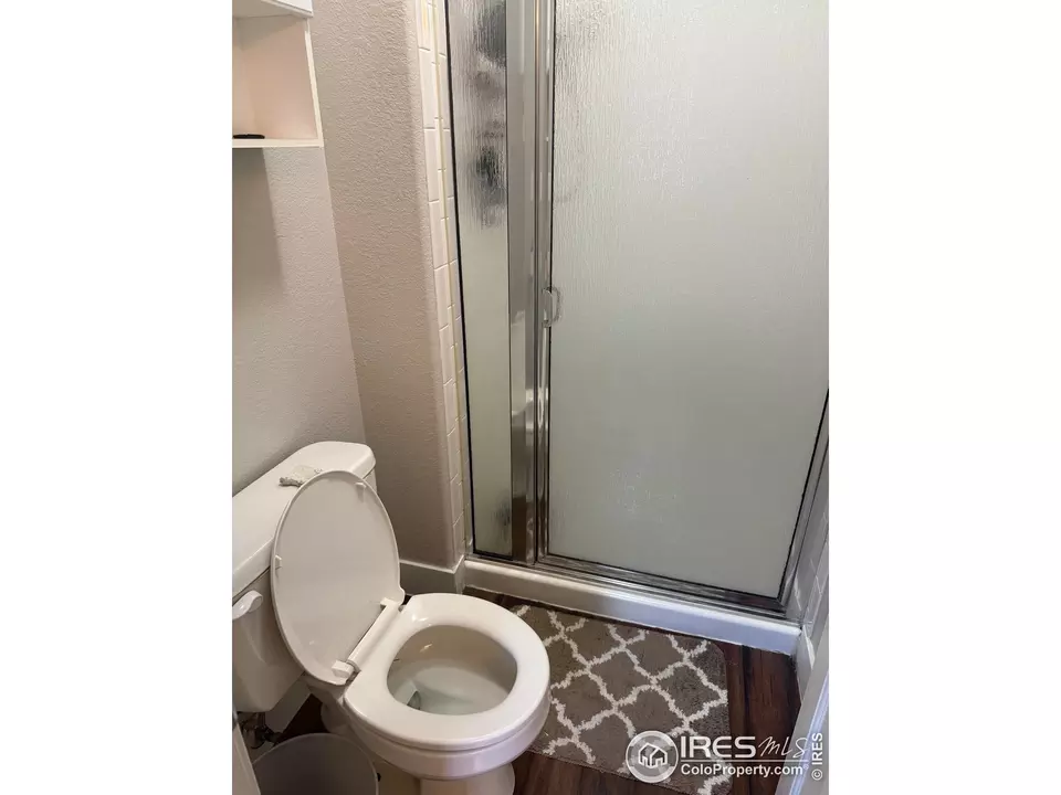 Bath - 1460 Hawkridge Rd, Eaton, CO 80615 photo 2 of 6