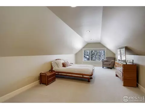 Bedroom - 8400 Middle Fork Rd, Boulder, CO 80302 photo 2 of 4
