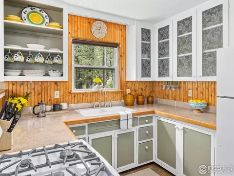 Kitchen - 745 Hickory Dr, Lyons, CO 80540 photo 1 of 1