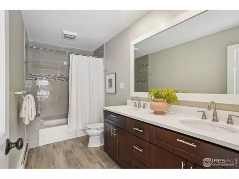 Bath - 3970 Longwood Ave, Boulder, CO 80305 photo 3 of 6