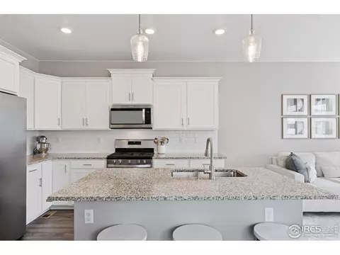 21823 E 8th Ave, Aurora, CO 80018 photo 3