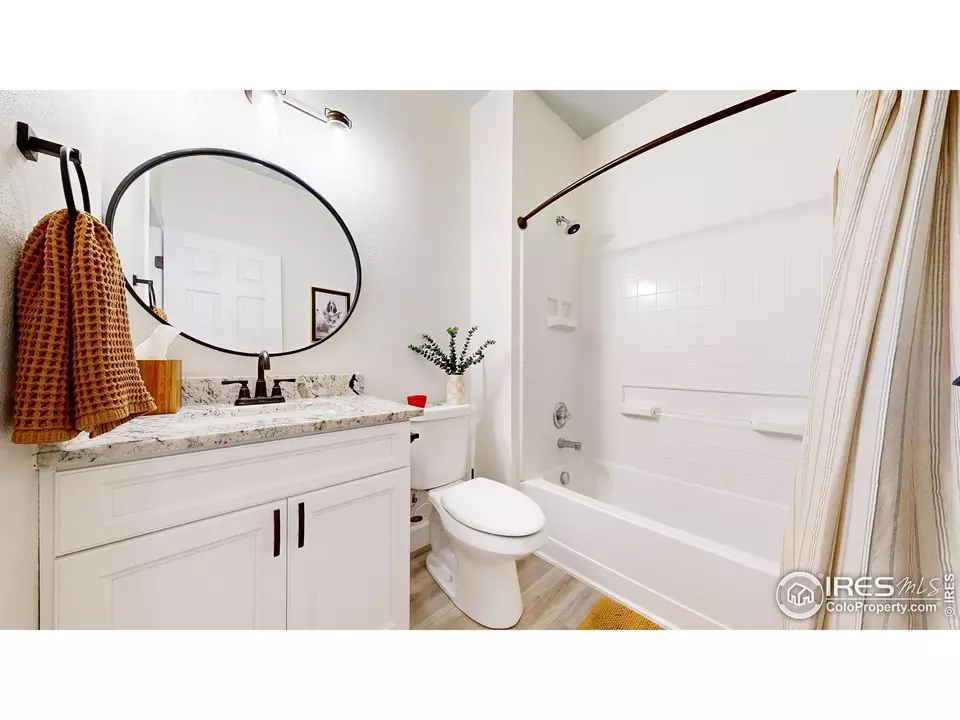 Bath - 409 Peabody St, Castle Rock, CO 80104 photo 3 of 3