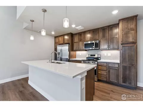 235 High Point Dr #E-206, Longmont, CO 80504