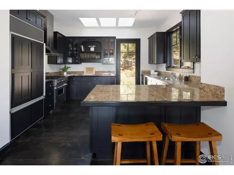 Kitchen - 8558 Flagstaff Rd, Boulder, CO 80302 photo 3 of 3