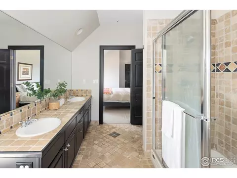 Bath - 8558 Flagstaff Rd, Boulder, CO 80302 photo 3 of 4