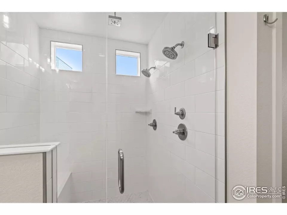 Bath - 12331 Farmview Ln, Thornton, CO 80241 photo 2 of 4