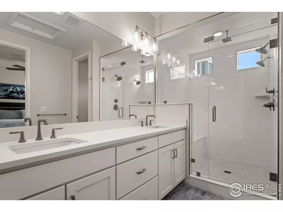 Bath - 12331 Farmview Ln, Thornton, CO 80241 photo 1 of 4