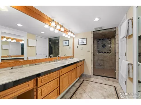 Bath - 819 Gapter Rd, Boulder, CO 80303 photo 1 of 4