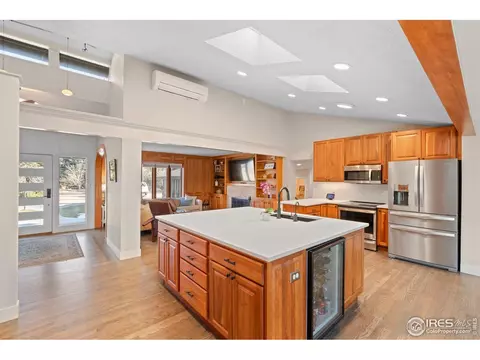 Kitchen - 819 Gapter Rd, Boulder, CO 80303 photo 3 of 4