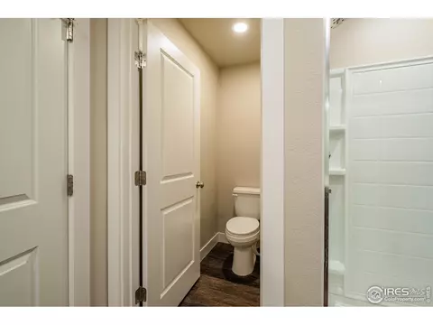 Bath - 718 66th Ave, Greeley, CO 80634 photo 2 of 5