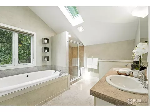 Bath - 3561 4th St, Boulder, CO 80304 photo 3 of 7