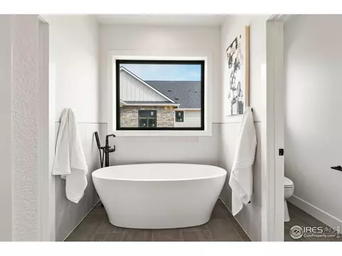 Bath - 1424 Burt Ave, Berthoud, CO 80513 photo 3 of 7