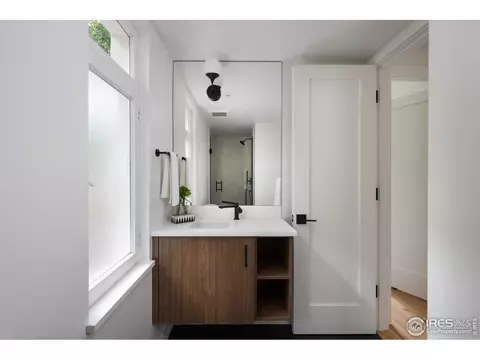 Bath - 934 Spruce St, Boulder, CO 80302 photo 1 of 5